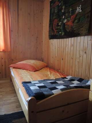 Отели типа «постель и завтрак» Pokoje u Tosi i Czesia Гличарув Двухместный номер с 2 отдельными кроватями и общей ванной комнатой-1