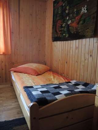 Отели типа «постель и завтрак» Pokoje u Tosi i Czesia Гличарув Двухместный номер с 2 отдельными кроватями и общей ванной комнатой-6